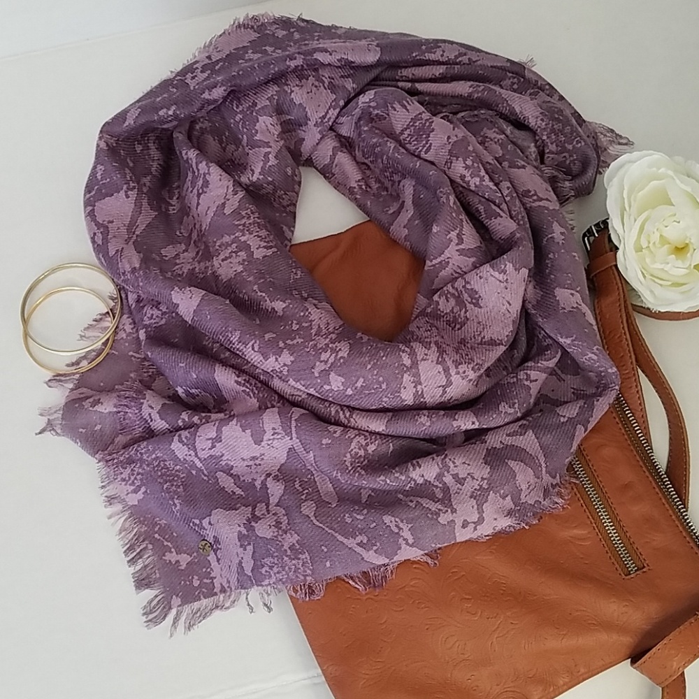 Eddie Bauer scarf